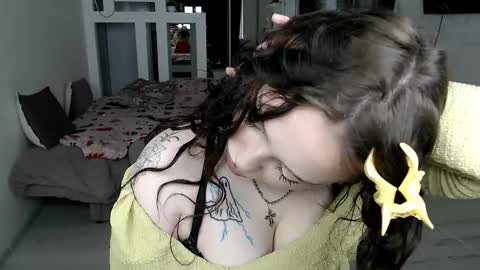 Hannah online show from February 18, 10:44 am