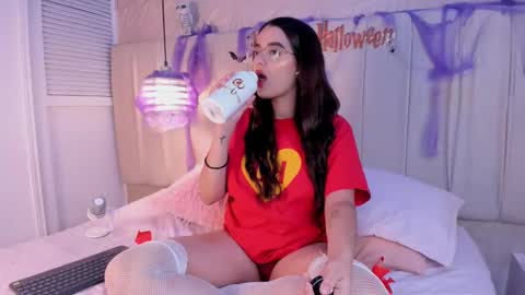 Hannah Lee online show from October 5, 8:07 pm