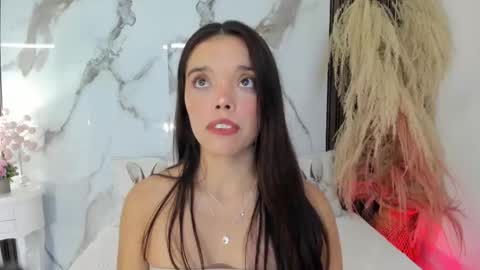 Snapshot of hannahill69 chatting on November 12, 4:57 am Hannahill69 online show from November 12, 4:57 am