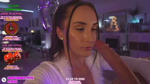 Snapshot of hannahjames710 chatting on December 9, 7:39 pm Hannah James online show from December 9, 7:39 pm