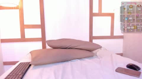 hannahmonttgomery  Help me reach 100 Hands up online show from October 26, 4:35 pm