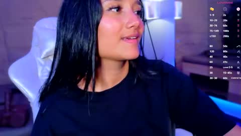 hannahmonttgomery  Help me reach 100 Hands up online show from April 30, 8:57 pm