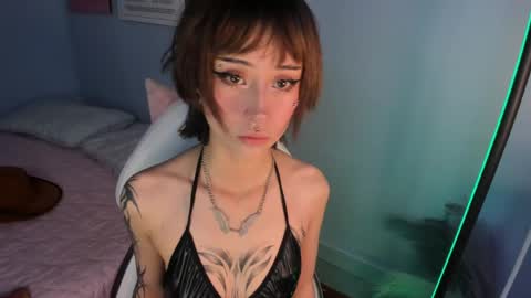 Hannah online show from April 17, 12:30 pm