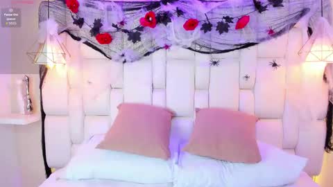 Snapshot of hannapotther chatting on October 31, 11:33 am Hanna online show from October 31, 11:33 am