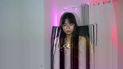 hannah online show from December 19, 2:13 pm