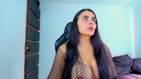 Hanna  online show from February 10, 8:35 pm