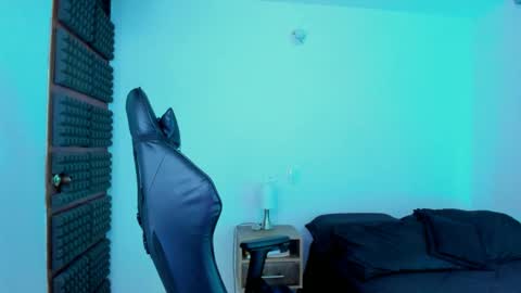 Hanna  online show from February 11, 9:31 pm