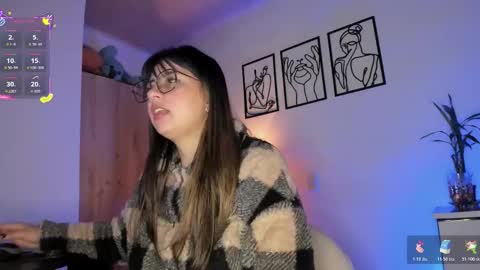 Snapshot of hannasofiax chatting on November 15, 7:21 pm hannasofia x Schedule 700 -1400GTM-5 online show from November 15, 7:21 pm