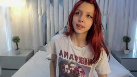 Snapshot of hanniesmile chatting on February 25, 2:00 pm Hanni online show from February 25, 2:00 pm