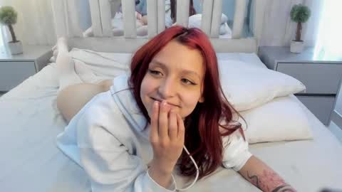 Snapshot of hanniesmile chatting on February 25, 5:04 pm Hanni online show from February 25, 5:04 pm