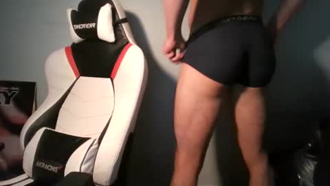 Snapshot of hannydaddy chatting on November 10, 1:32 pm Hanny Daddy online show from November 10, 1:32 pm