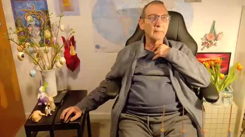 Snapshot of hansi63 chatting on March 9, 9:46 pm charly online show from March 9, 9:46 pm