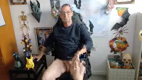 Snapshot of hansi63 chatting on October 15, 11:43 am charly online show from October 15, 11:43 am