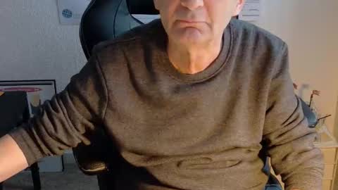 Snapshot of hansi63 chatting on November 27, 11:45 am charly online show from November 27, 11:45 am