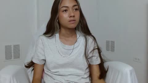 Snapshot of hantonella chatting on November 4, 3:22 pm Anto online show from November 4, 3:22 pm