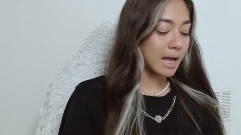 Snapshot of hantonella chatting on November 10, 2:38 pm Anto online show from November 10, 2:38 pm