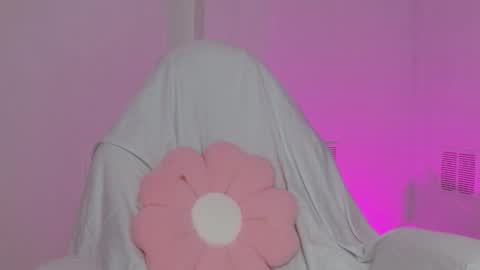 Snapshot of hantonella chatting on November 19, 12:49 pm Anto online show from November 19, 12:49 pm