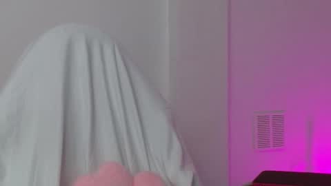 Snapshot of hantonella chatting on December 16, 11:26 am Anto online show from December 16, 11:26 am