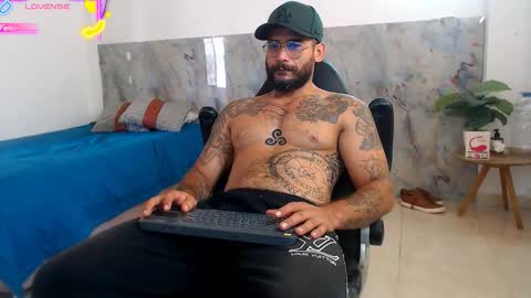 hanz_col online show from November 5, 3:01 pm