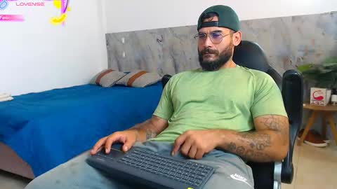 hanz_col online show from November 7, 2:33 am