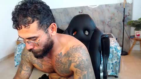 hanz_col online show from November 18, 3:34 am