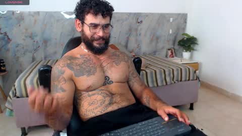 hanz_col online show from April 10, 3:34 am