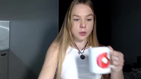 happy_fox_ online show from February 18, 6:59 pm