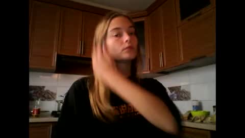 Snapshot of happyemily18 chatting on November 5, 12:05 pm happyemily online show from November 5, 12:05 pm