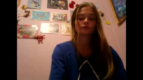 Snapshot of happyemily18 chatting on November 17, 9:09 pm happyemily online show from November 17, 9:09 pm