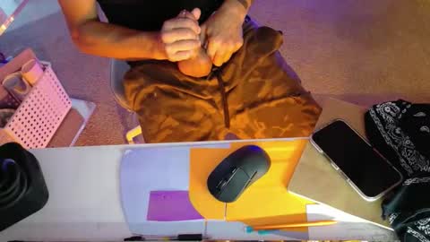 Snapshot of happyendingstory chatting on November 13, 8:24 am Josh Hamilton online show from November 13, 8:24 am