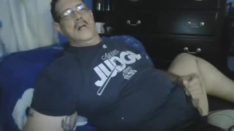 Snapshot of happyhappy4 chatting on October 8, 4:21 am happyhappy4 online show from October 8, 4:21 am