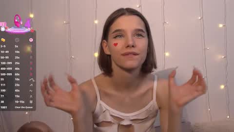 Snapshot of happynewdear chatting on March 4, 7:30 am Evy online show from March 4, 7:30 am