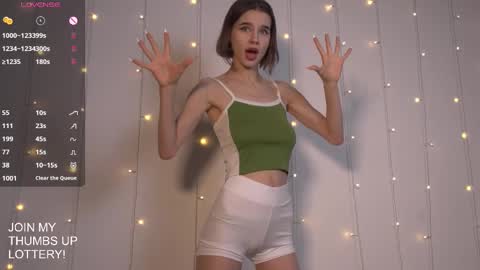 Snapshot of happynewdear chatting on March 6, 1:58 am Evy online show from March 6, 1:58 am