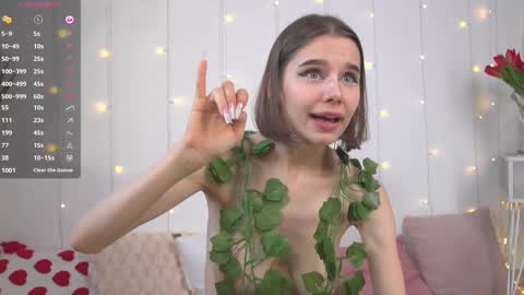 Snapshot of happynewdear chatting on March 9, 8:51 am Evy online show from March 9, 8:51 am