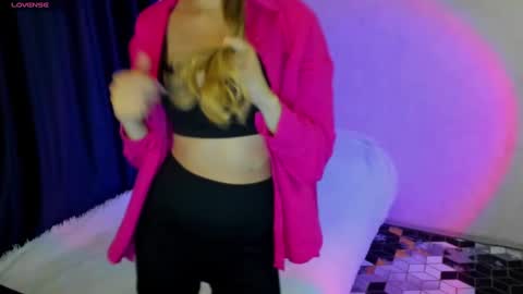 Stephanie online show from December 21, 8:43 pm