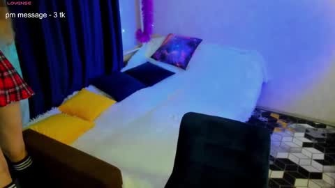 Stephanie online show from March 8, 8:14 pm