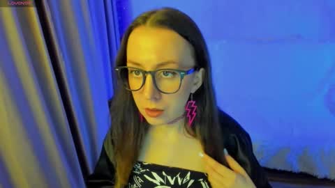 Stephanie online show from November 3, 7:37 pm