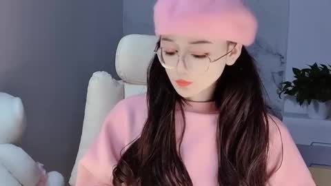 Snapshot of happysweetie168 chatting on December 15, 11:34 am Daisy online show from December 15, 11:34 am