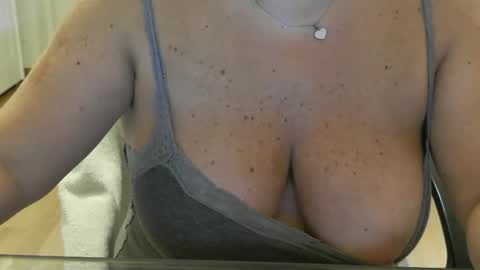 Snapshot of happyyuma chatting on September 16, 1:23 pm happyyuma online show from September 16, 1:23 pm