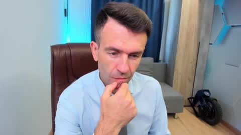 Steve online show from October 1, 7:36 am