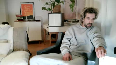 Snapshot of hard_out_here chatting on October 19, 5:13 pm Chris online show from October 19, 5:13 pm