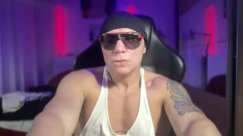 Snapshot of hardmattsteel chatting on February 16, 2:32 pm MATTSTEEL - ITALIAN STALLION online show from February 16, 2:32 pm