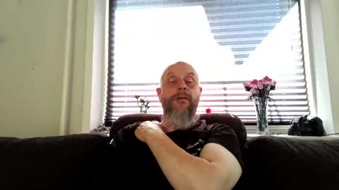 MrLazy online show from April 8, 10:15 am