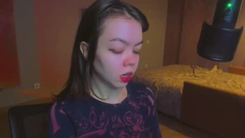 Snapshot of haribo_asmr chatting on December 3, 8:16 am Miss Hari online show from December 3, 8:16 am