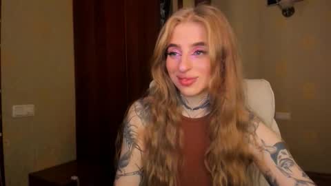 Snapshot of harley_kimm chatting on October 24, 5:37 am Julia online show from October 24, 5:37 am