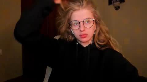 Snapshot of harley_kimm chatting on November 22, 5:28 am Julia online show from November 22, 5:28 am