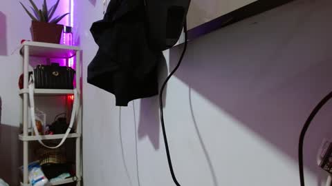 Snapshot of harley_quinnn111 chatting on December 12, 8:53 pm harley_quinnn111 online show from December 12, 8:53 pm