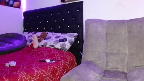 Snapshot of harley_quinnn111 chatting on February 10, 12:41 am harley_quinnn111 online show from February 10, 12:41 am