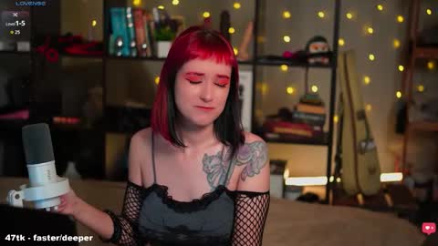 Snapshot of harleyspy chatting on December 3, 11:08 am HarleyJeffrey online show from December 3, 11:08 am