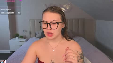 Christine online show from October 16, 1:06 am